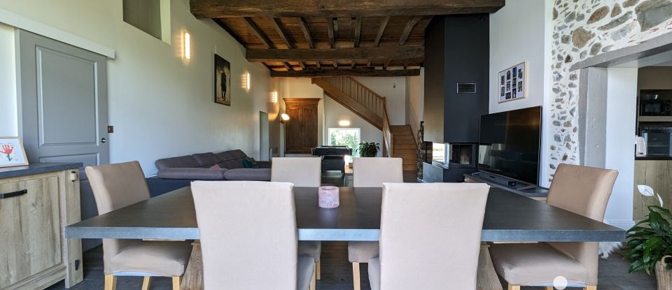 Country house 6 rooms of 189 m² in Saint-Pé-de-Léren (64270)