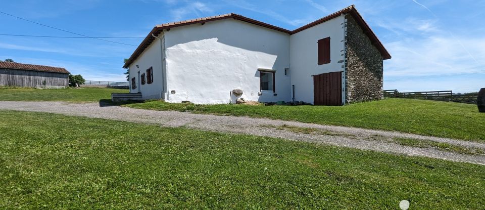 Country house 6 rooms of 189 m² in Saint-Pé-de-Léren (64270)