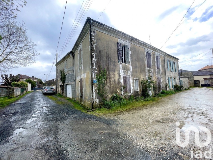 Maison 4 pièces de 110 m² à Aumagne (17770)