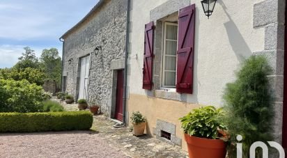 Village house 10 rooms of 225 m² in Saint-Mathieu (87440)