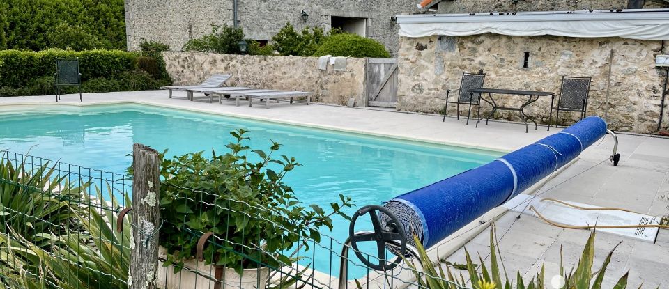 Village house 10 rooms of 225 m² in Saint-Mathieu (87440)