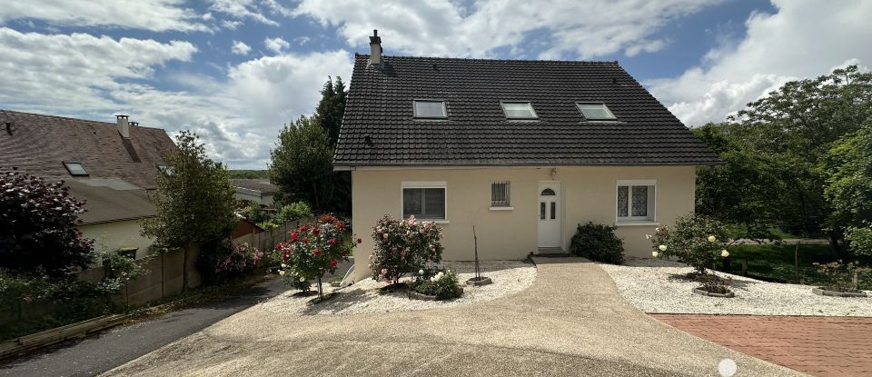 Maison traditionnelle 7 pièces de 160 m² à Mandres-les-Roses (94520)