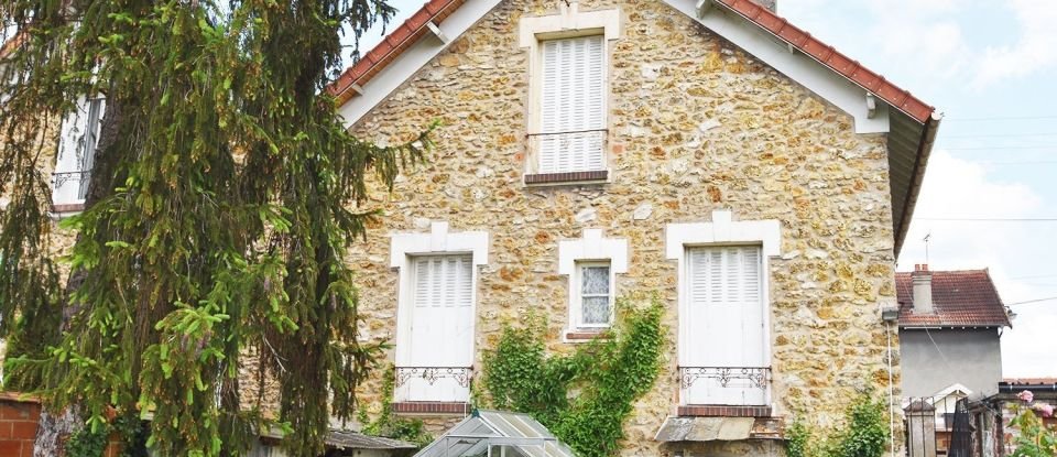 Maison 6 pièces de 95 m² à Corbeil-Essonnes (91100)