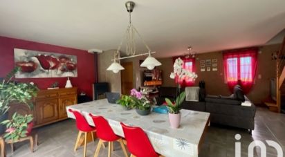 Country home 8 rooms of 167 m² in Lamotte-Warfusée (80800)