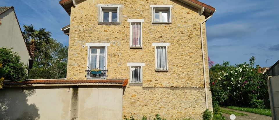 House 4 rooms of 81 m² in Rozay-en-Brie (77540)