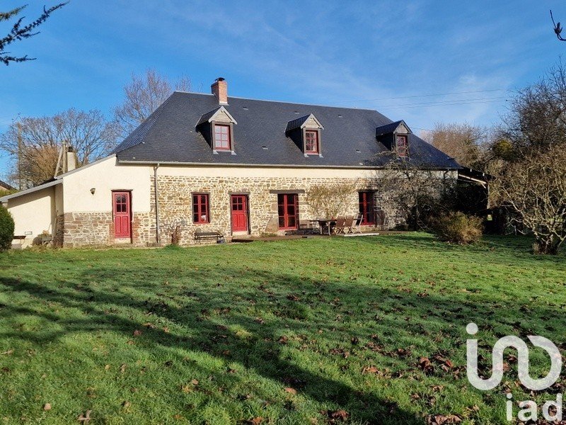 Country house 6 rooms of 190 m² in MOYON (50860)