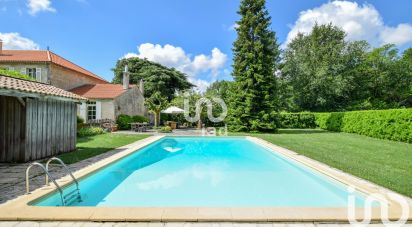 House 14 rooms of 460 m² in Lesparre-Médoc (33340)