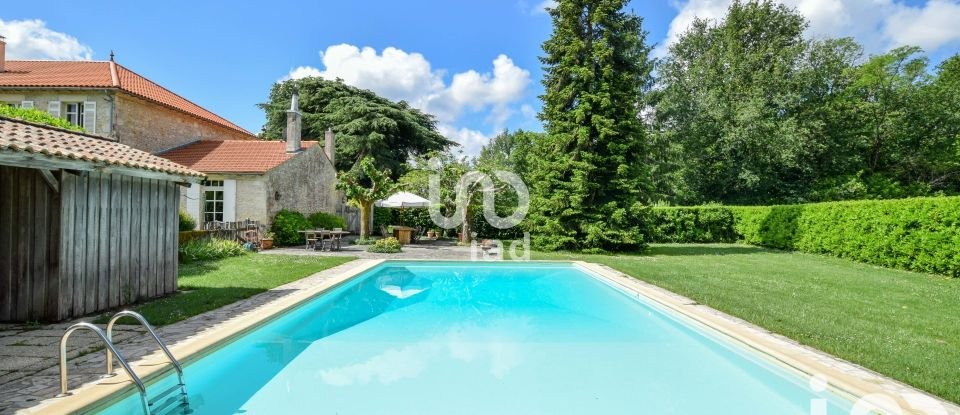 Domaine 14 pièces de 460 m² à Lesparre-Médoc (33340)