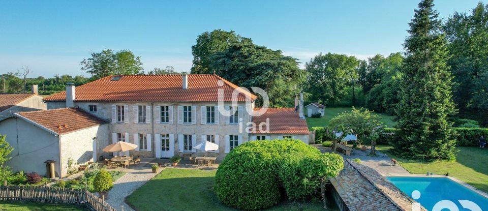 Domaine 14 pièces de 460 m² à Lesparre-Médoc (33340)