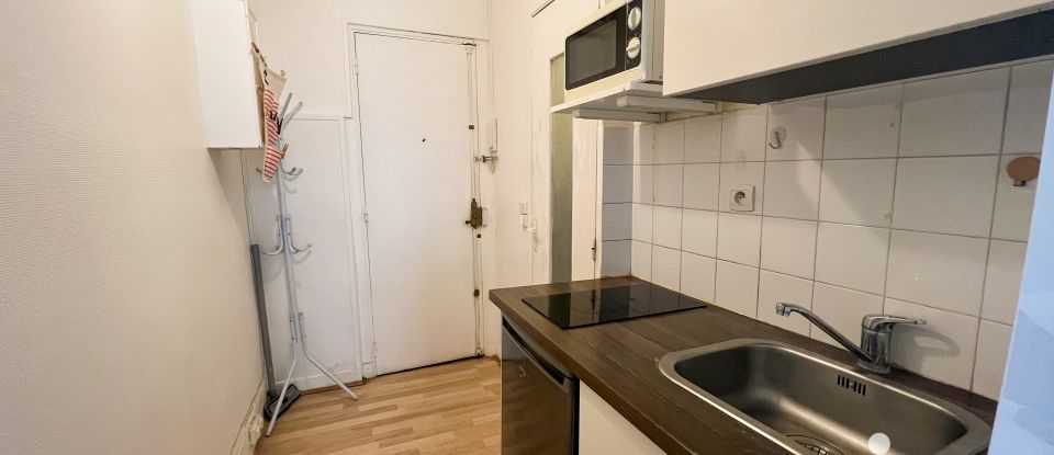 Studio 1 room of 19 m² in Paris (75008)