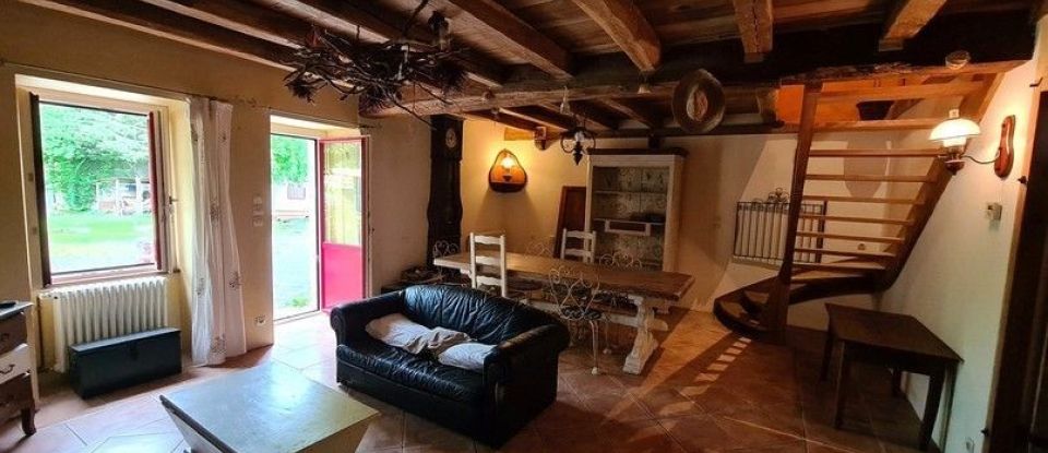 House 6 rooms of 140 m² in Montbron (16220)