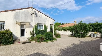 Traditional house 7 rooms of 125 m² in Tonnay-Charente (17430)