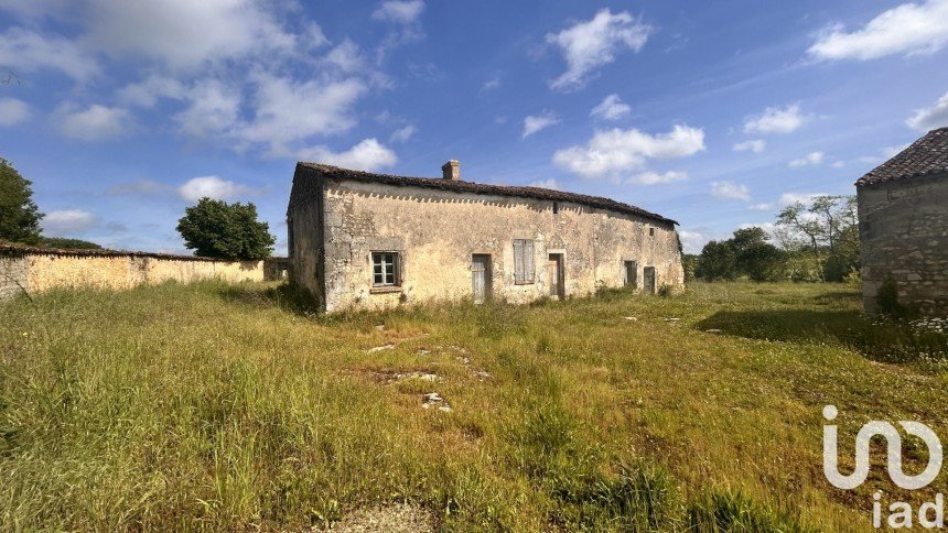 Ferme 3 pièces de 92 m² à Roullet-Saint-Estèphe (16440)