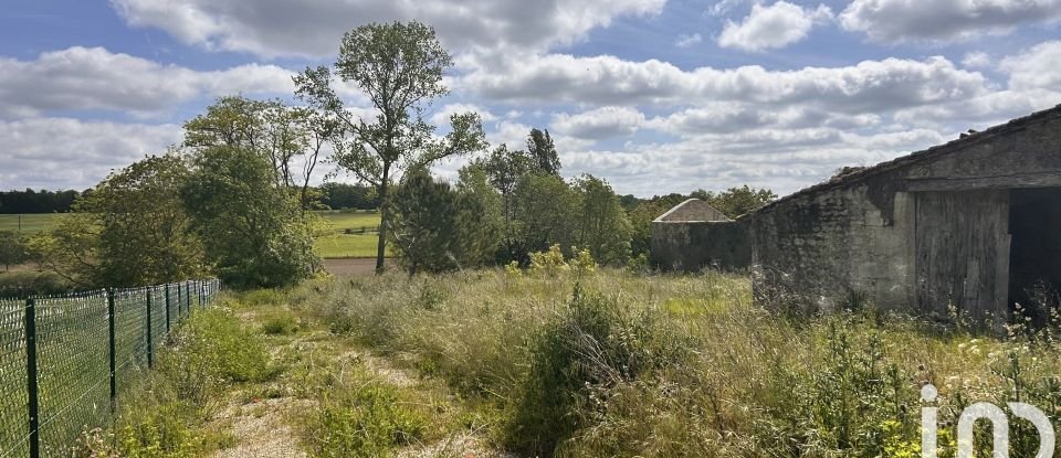 Ferme 3 pièces de 92 m² à Roullet-Saint-Estèphe (16440)