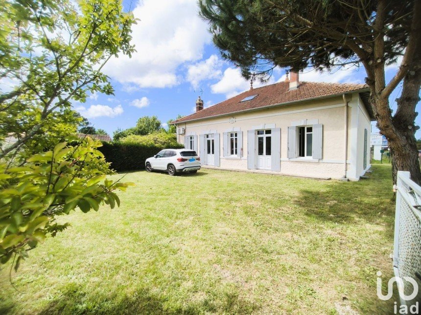 Maison 7 pièces de 188 m² à Biscarrosse (40600)