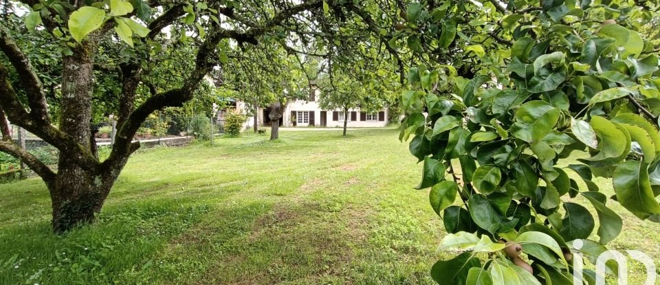 Maison 5 pièces de 110 m² à Cherves-Richemont (16370)