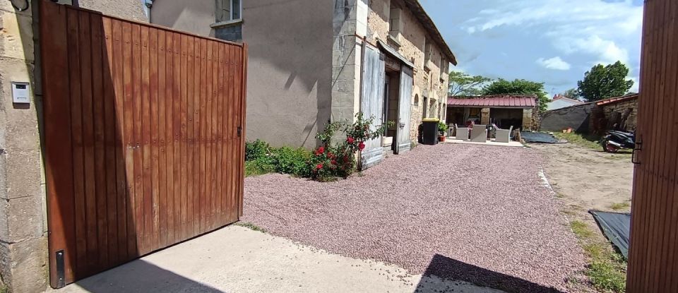 Maison 6 pièces de 150 m² à Montreuil-Bellay (49260)