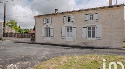 Maison traditionnelle 5 pièces de 140 m² à Saint-Félix (17330)