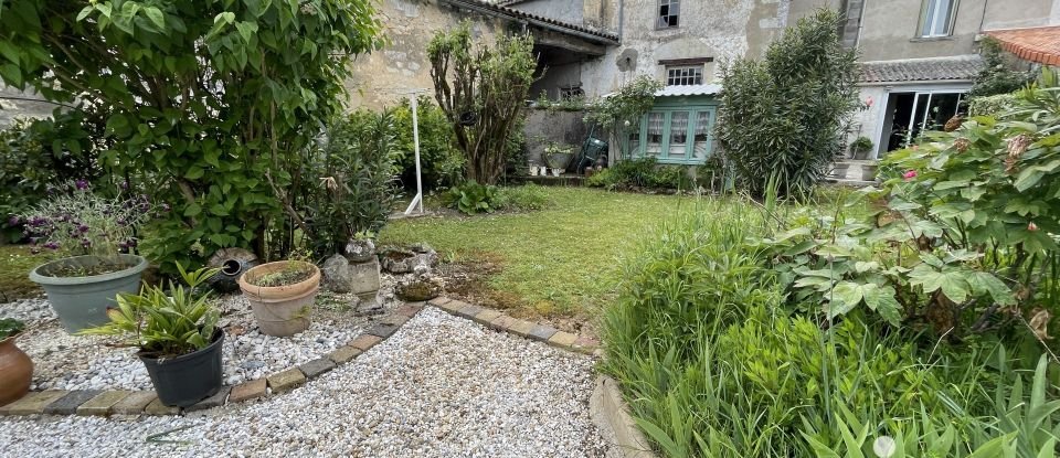 Town house 4 rooms of 108 m² in Saint-Genis-de-Saintonge (17240)