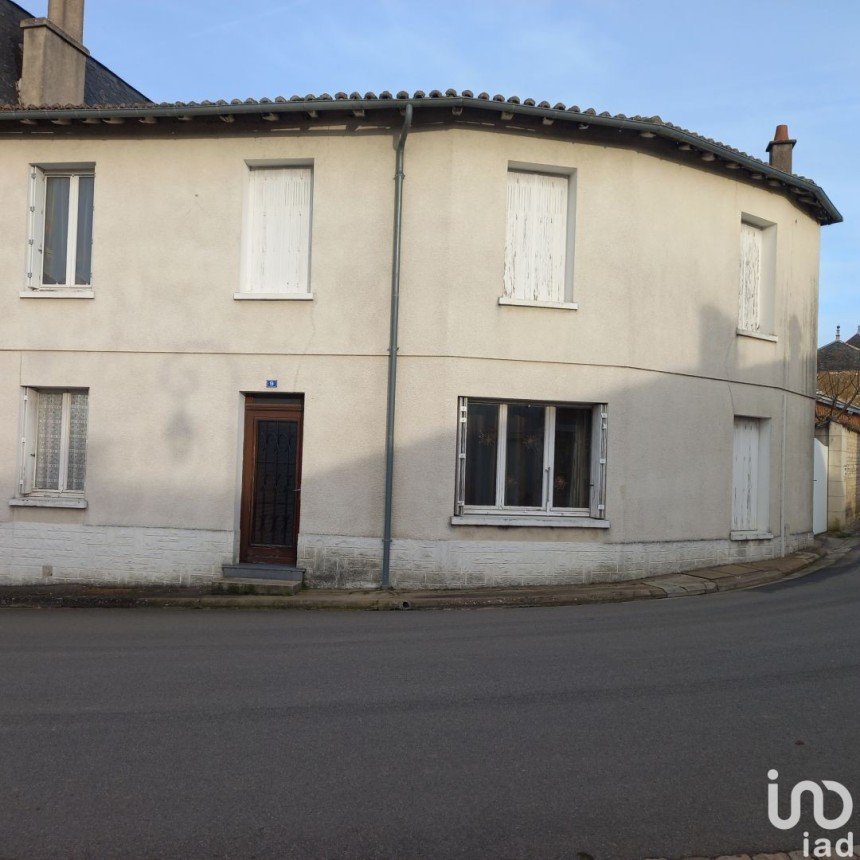 Maison 4 pièces de 132 m² à Loudun (86200)