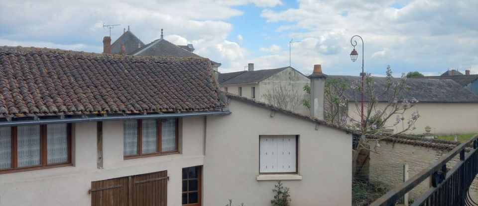 Maison 4 pièces de 132 m² à Loudun (86200)