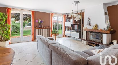 Maison traditionnelle 7 pièces de 137 m² à Les Sorinières (44840)