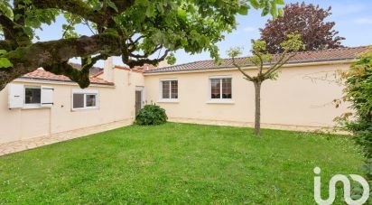 Traditional house 7 rooms of 137 m² in Les Sorinières (44840)