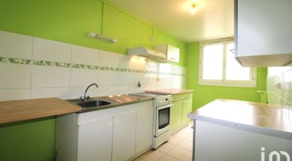 Apartment 2 rooms of 48 m² in Combs-la-Ville (77380)