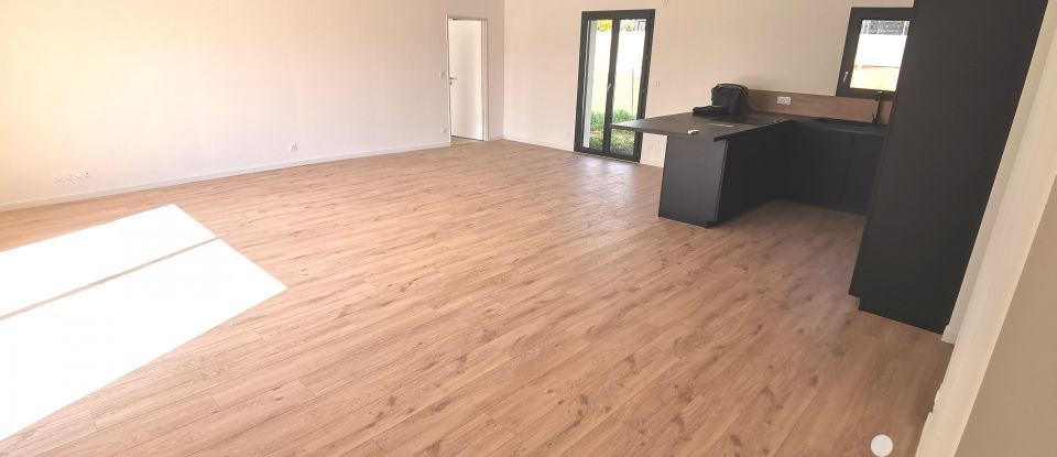 Maison 4 pièces de 108 m² à Bogy (07340)