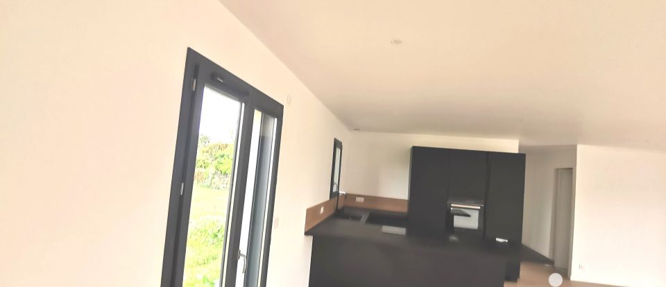 Maison 4 pièces de 108 m² à Bogy (07340)