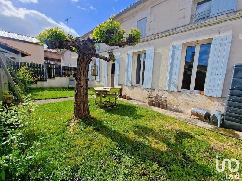 Maison 4 pièces de 94 m² à Les Églisottes-et-Chalaures (33230)