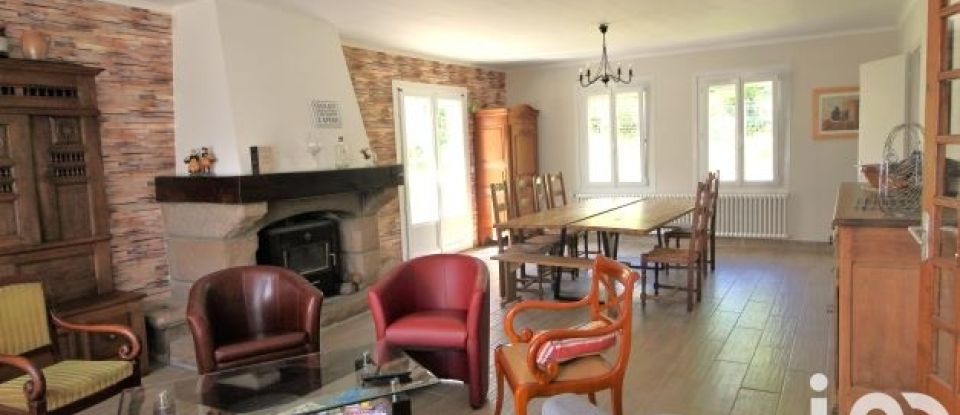 Traditional house 7 rooms of 168 m² in Tréguier (22220)