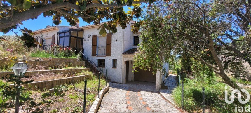 Traditional house 6 rooms of 220 m² in Pierrefeu-du-Var (83390)