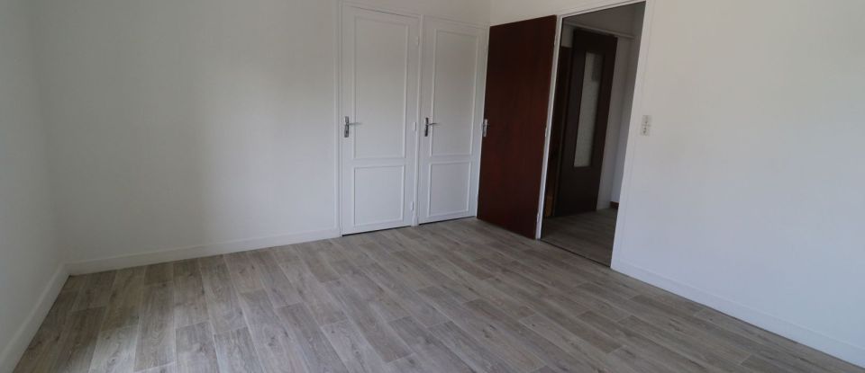 House 7 rooms of 157 m² in Lopérec (29590)