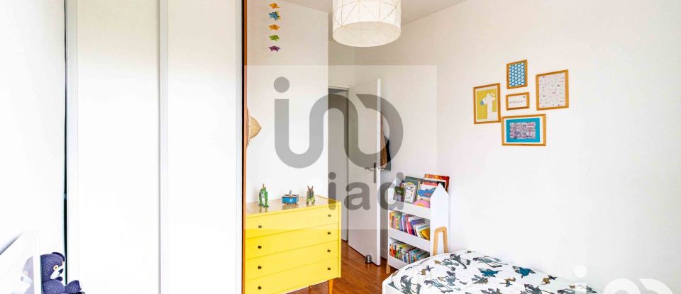 Apartment 4 rooms of 67 m² in Chatou (78400)