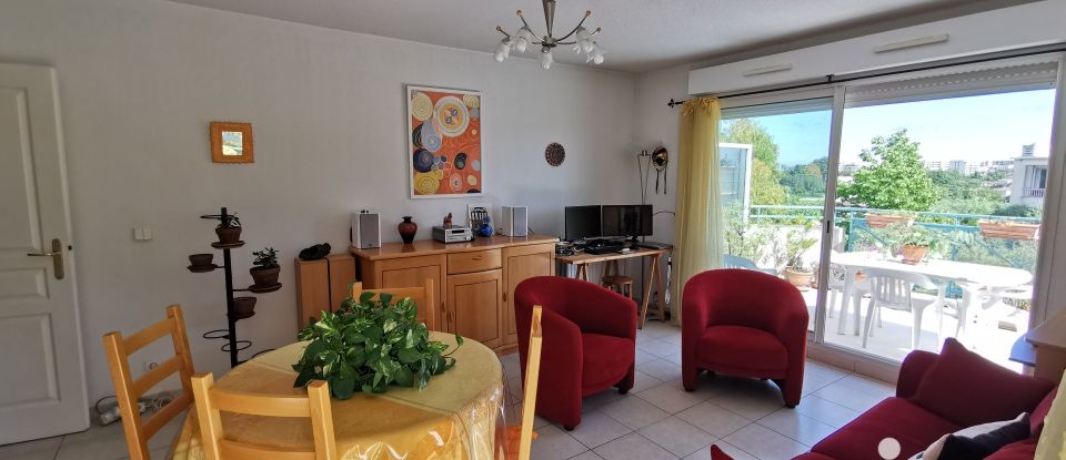 Appartement 3 pièces de 66 m² à Antibes (06600)