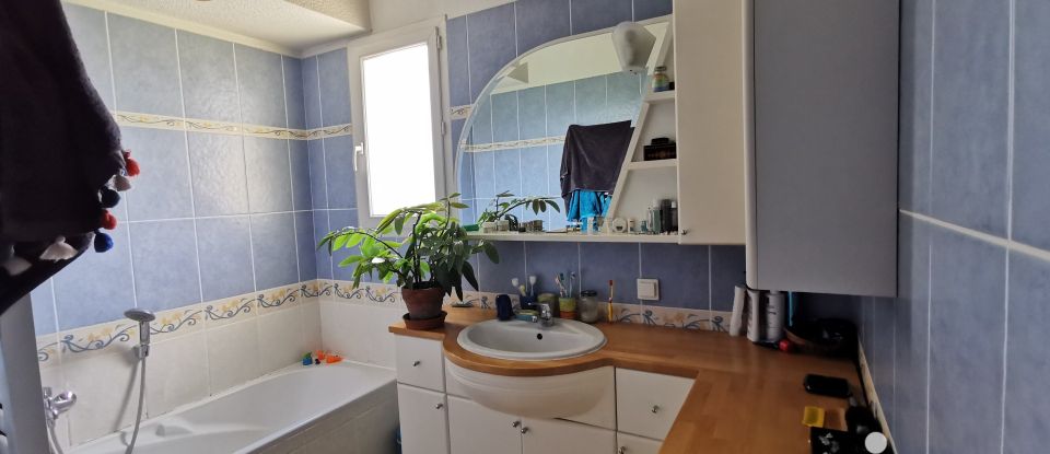 Appartement 3 pièces de 66 m² à Antibes (06600)