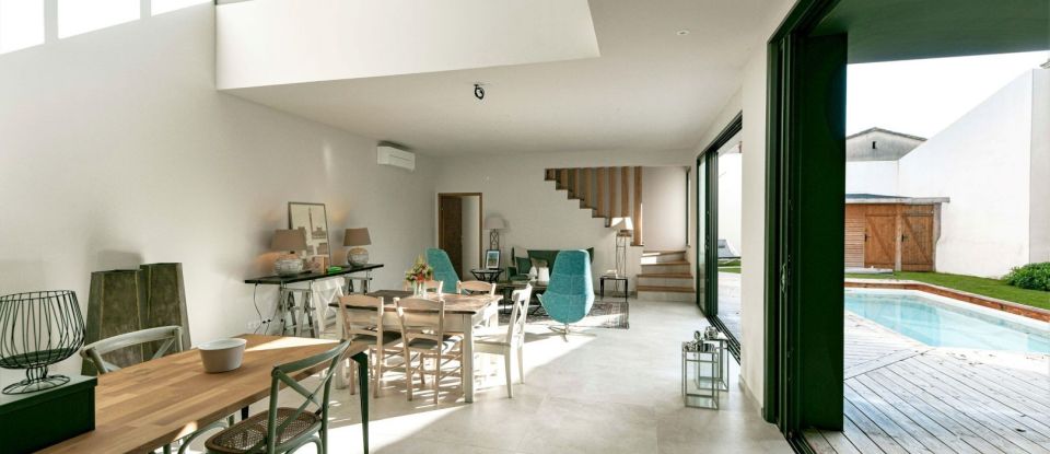 Maison 7 pièces de 230 m² à Uzès (30700)