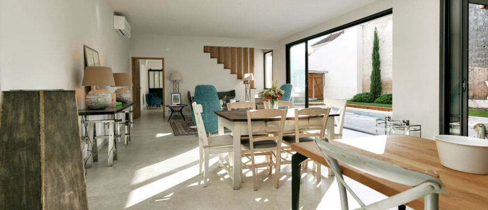 Maison 7 pièces de 230 m² à Uzès (30700)