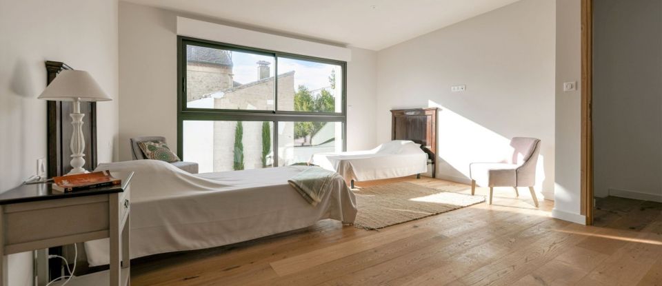 Maison 7 pièces de 230 m² à Uzès (30700)