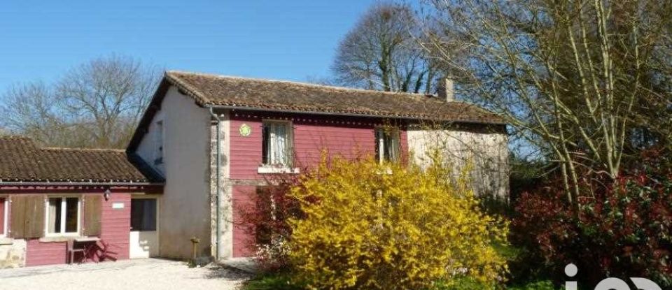 Gîte 23 pièces de 630 m² à Saint-Germier (79340)