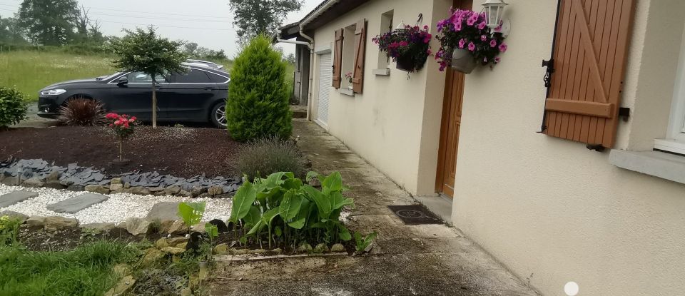 Pavillon 5 pièces de 100 m² à Mailhac-sur-Benaize (87160)