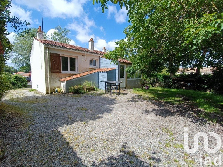 Maison 6 pièces de 125 m² à Aizenay (85190)