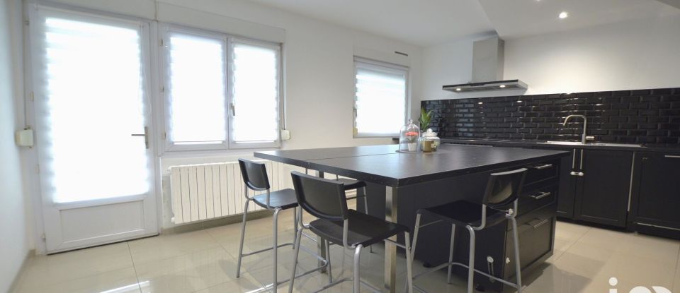 Appartement 4 pièces de 95 m² à Saulnes (54650)