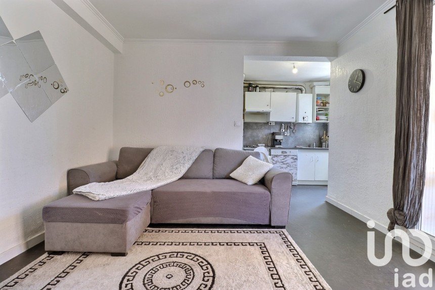 Appartement 2 pièces de 45 m² à Marseille (13003)