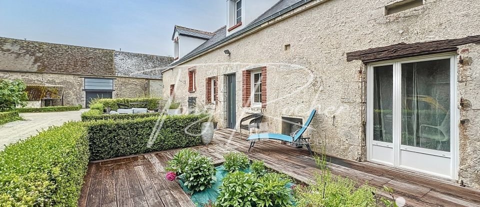 Longère 8 pièces de 249 m² à Charsonville (45130)