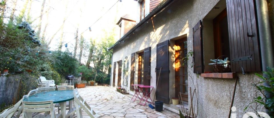 Maison traditionnelle 8 pièces de 200 m² à Bures-sur-Yvette (91440)