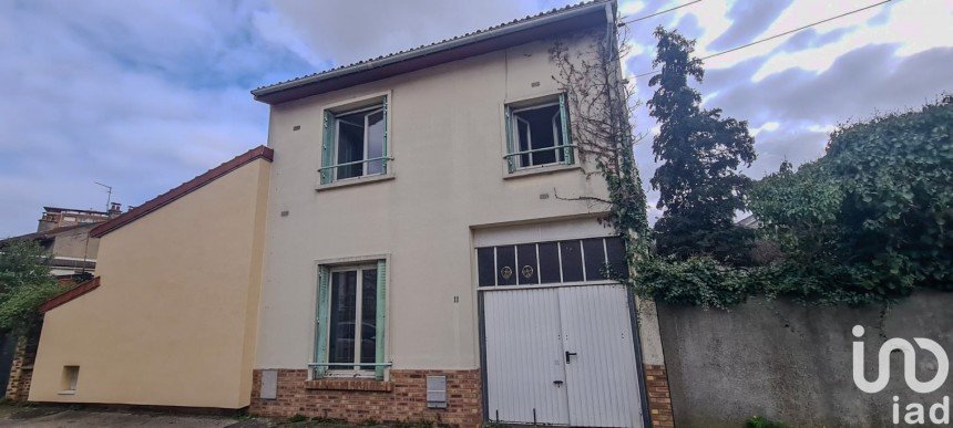 House 5 rooms of 100 m² in Montreuil (93100)