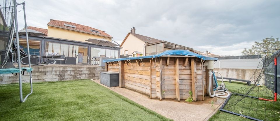 Maison 5 pièces de 126 m² à Russange (57390)