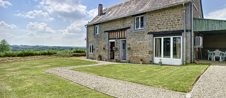 Maison de campagne 13 pièces de 378 m² à Savigny-le-Vieux (50640)